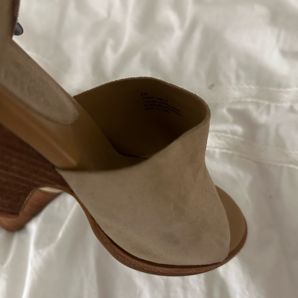 Kork-Ease Cream Sandals - Picture 3 of 3